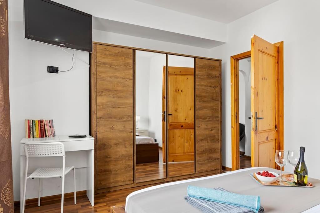 Bamboo Ultra Central Apartment Bukarest Eksteriør billede
